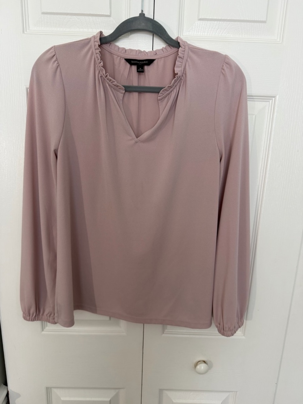 Banana Republic Mauve Ruffle-Trim V-Neck Long Sleeve Blouse